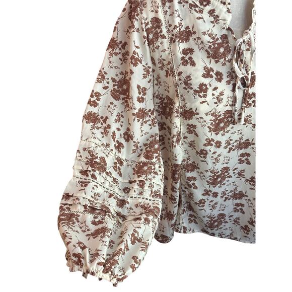 Polagram Floral Print Blouse Size Medium - Picture 3 of 6